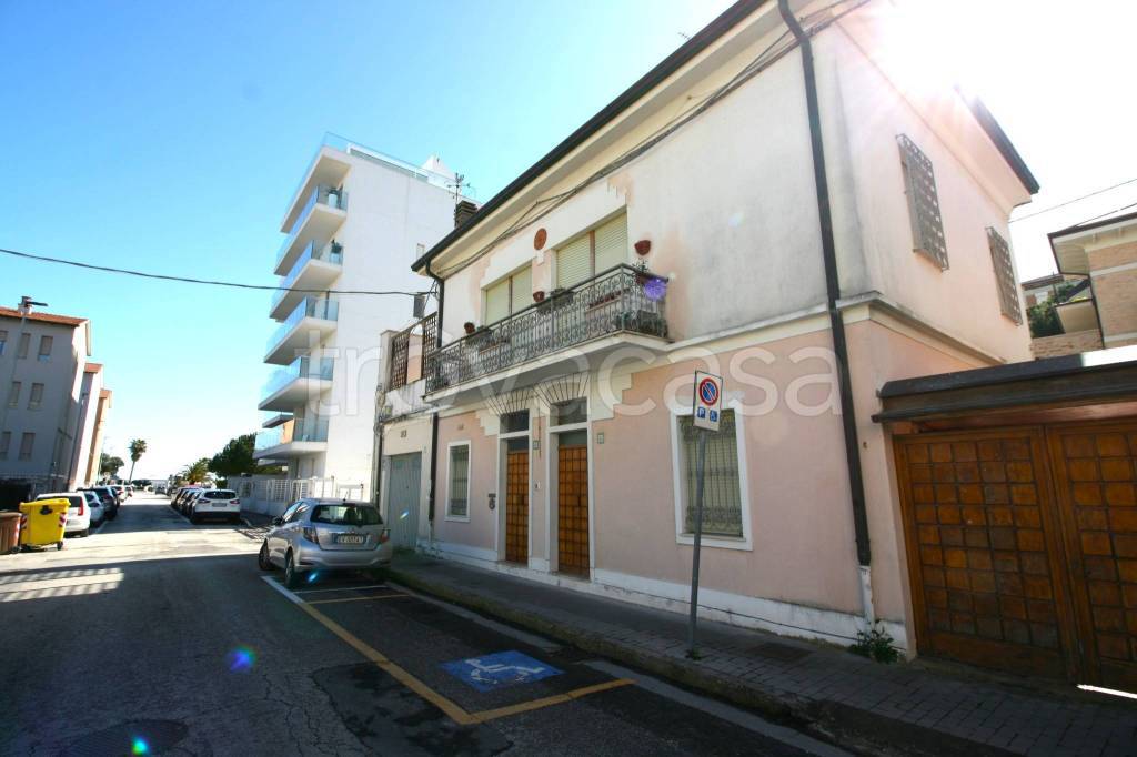 casa indipendente in vendita a Civitanova Marche
