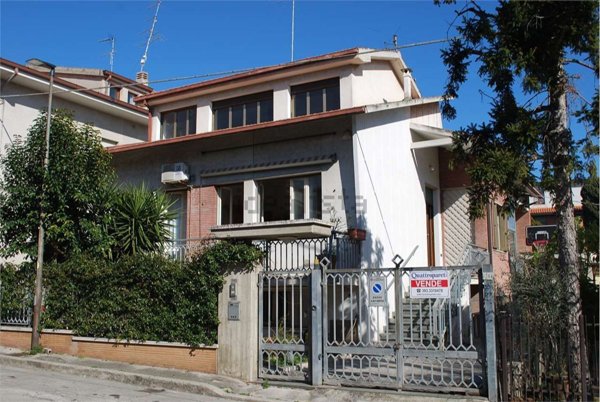 casa indipendente in vendita a Civitanova Marche