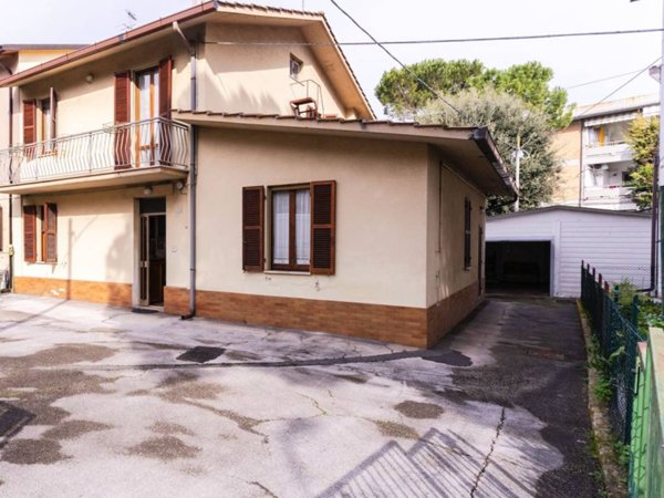 casa indipendente in vendita a Civitanova Marche in zona San Marone
