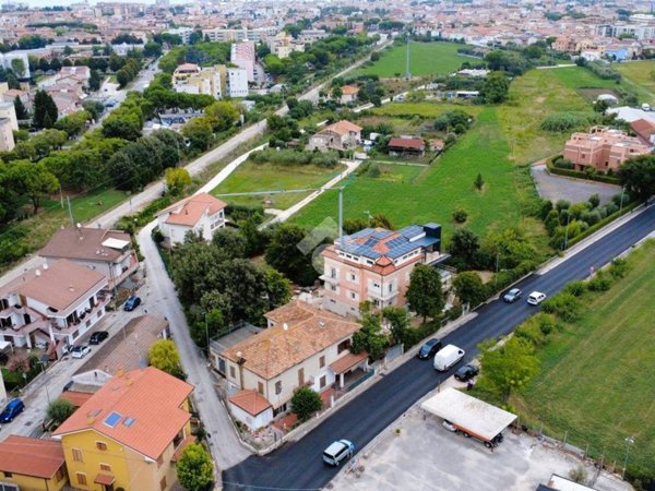casa indipendente in vendita a Civitanova Marche in zona San Marone