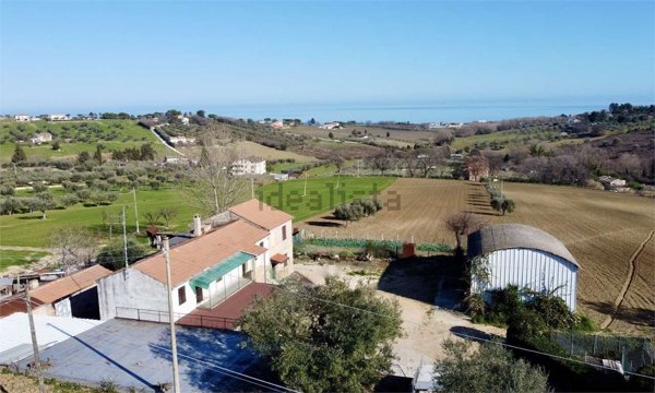 casale in vendita a Civitanova Marche