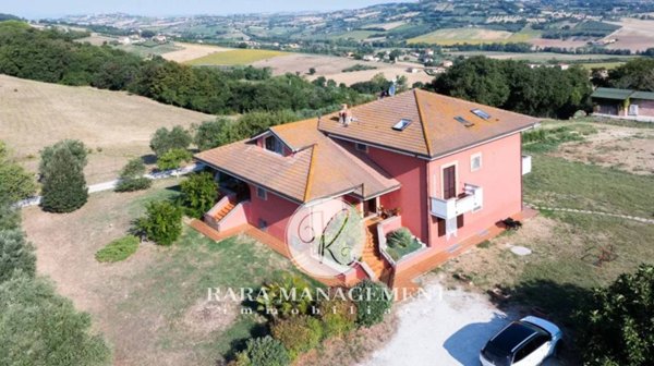 casa indipendente in vendita a Civitanova Marche