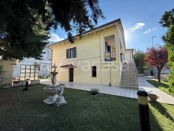 casa indipendente in vendita a Civitanova Marche