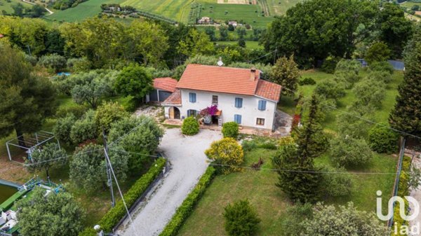 casa indipendente in vendita a Civitanova Marche