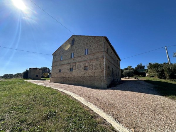 casa indipendente in vendita a Civitanova Marche