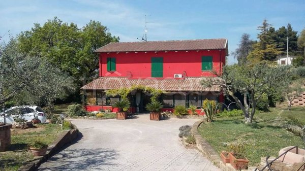 casa indipendente in vendita a Civitanova Marche
