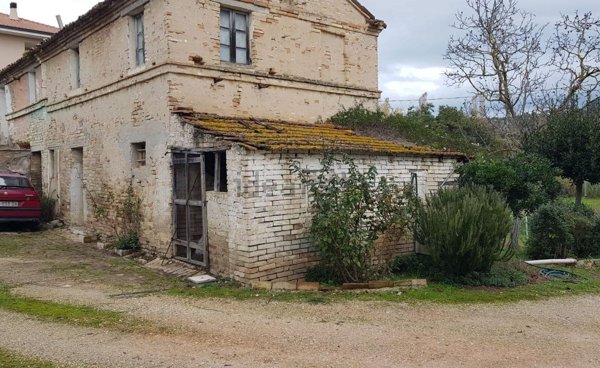 casa indipendente in vendita a Civitanova Marche in zona San Marone