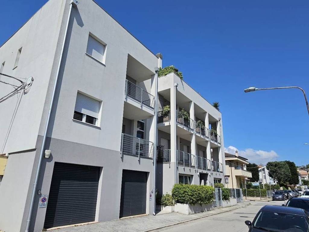appartamento in vendita a Civitanova Marche in zona San Marone