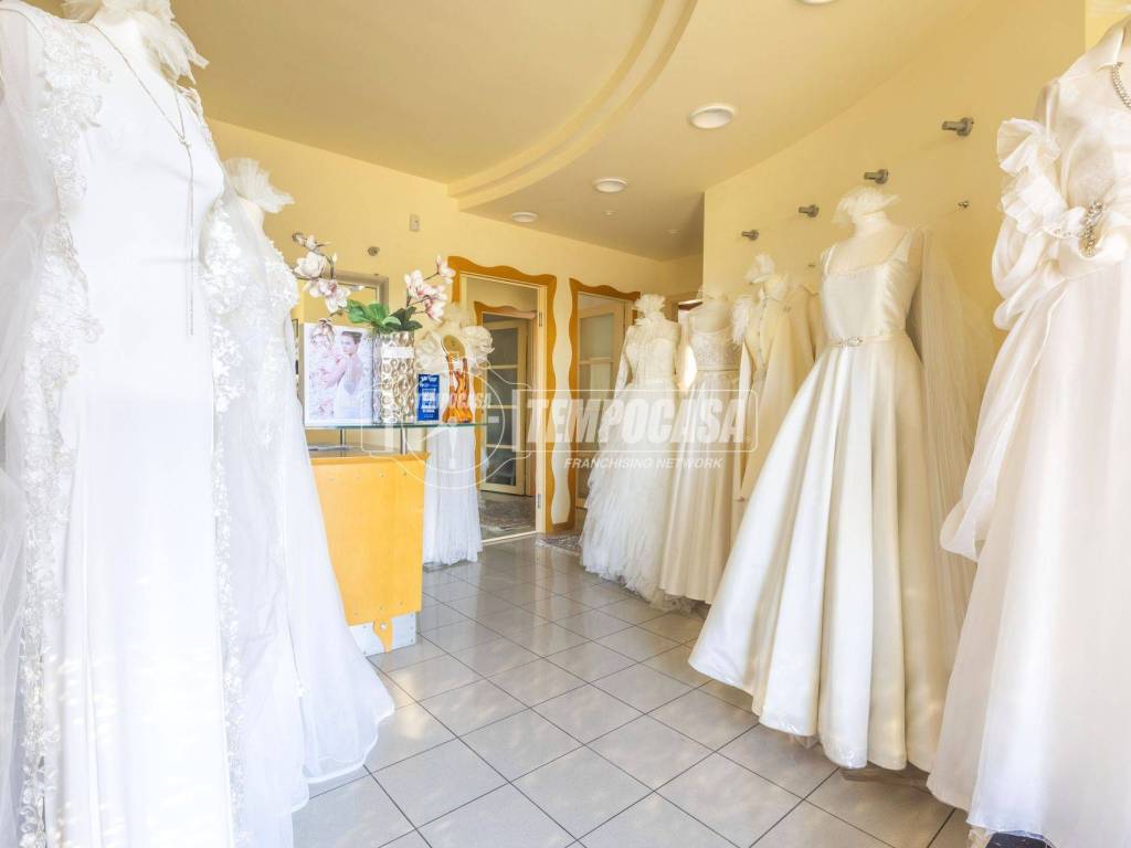 negozio in vendita a Civitanova Marche in zona San Marone