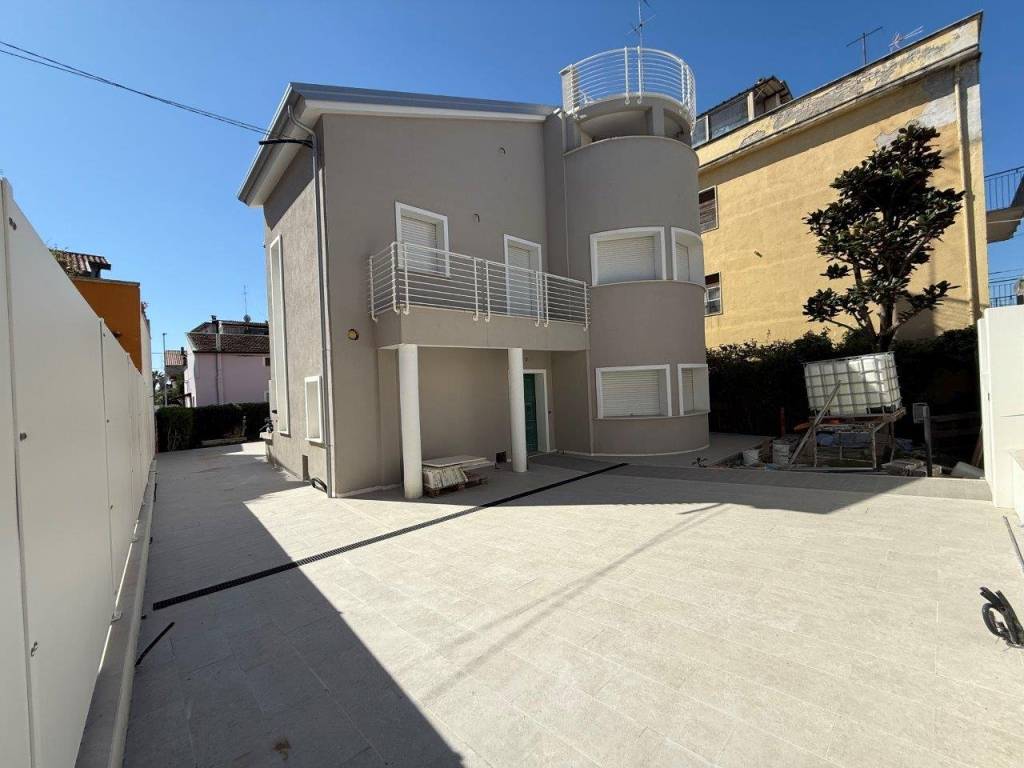 casa indipendente in vendita a Civitanova Marche in zona San Marone