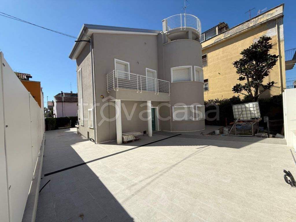 casa indipendente in vendita a Civitanova Marche