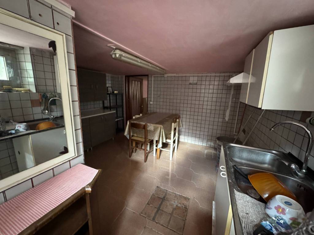 locale commerciale in vendita a Civitanova Marche in zona Fontespina