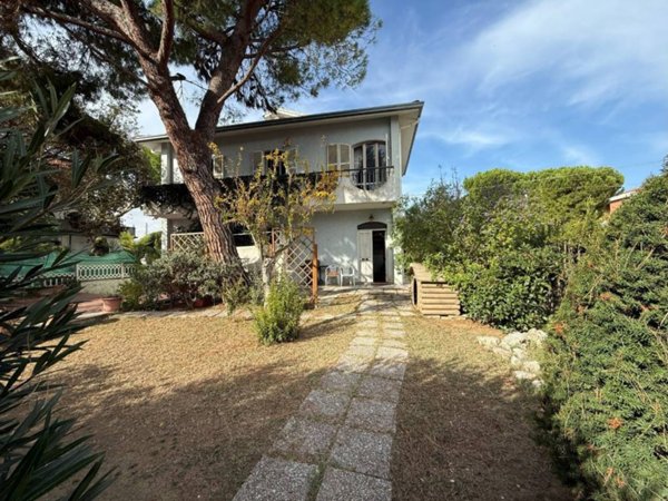 casa indipendente in vendita a Civitanova Marche in zona San Marone