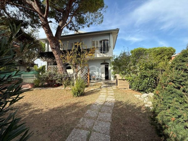 casa indipendente in vendita a Civitanova Marche