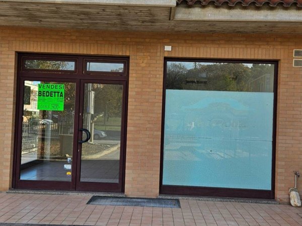 negozio in vendita a Civitanova Marche in zona Fontespina