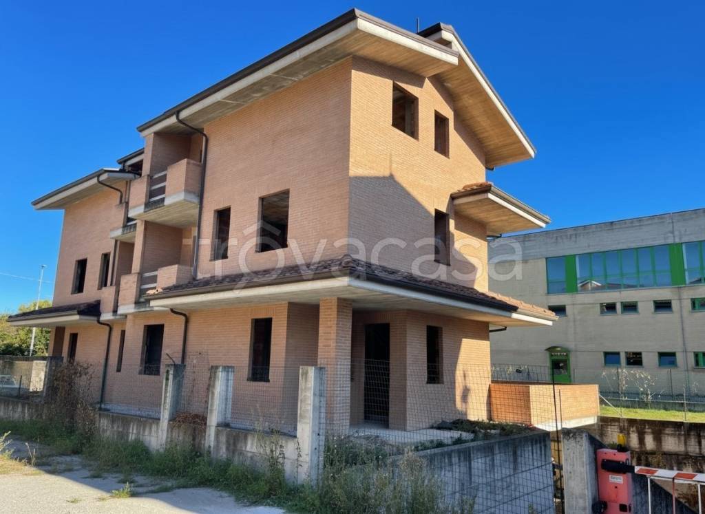 casa indipendente in vendita a Civitanova Marche