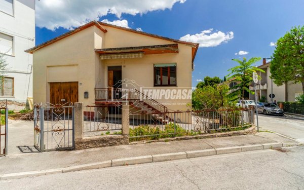 casa indipendente in vendita a Civitanova Marche in zona Santa Maria Apparente