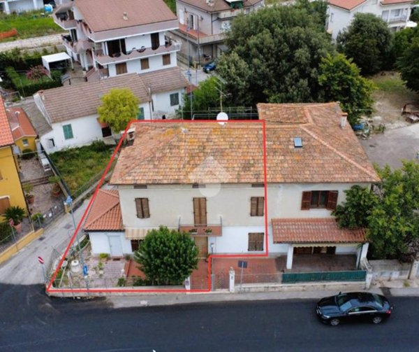 casa indipendente in vendita a Civitanova Marche