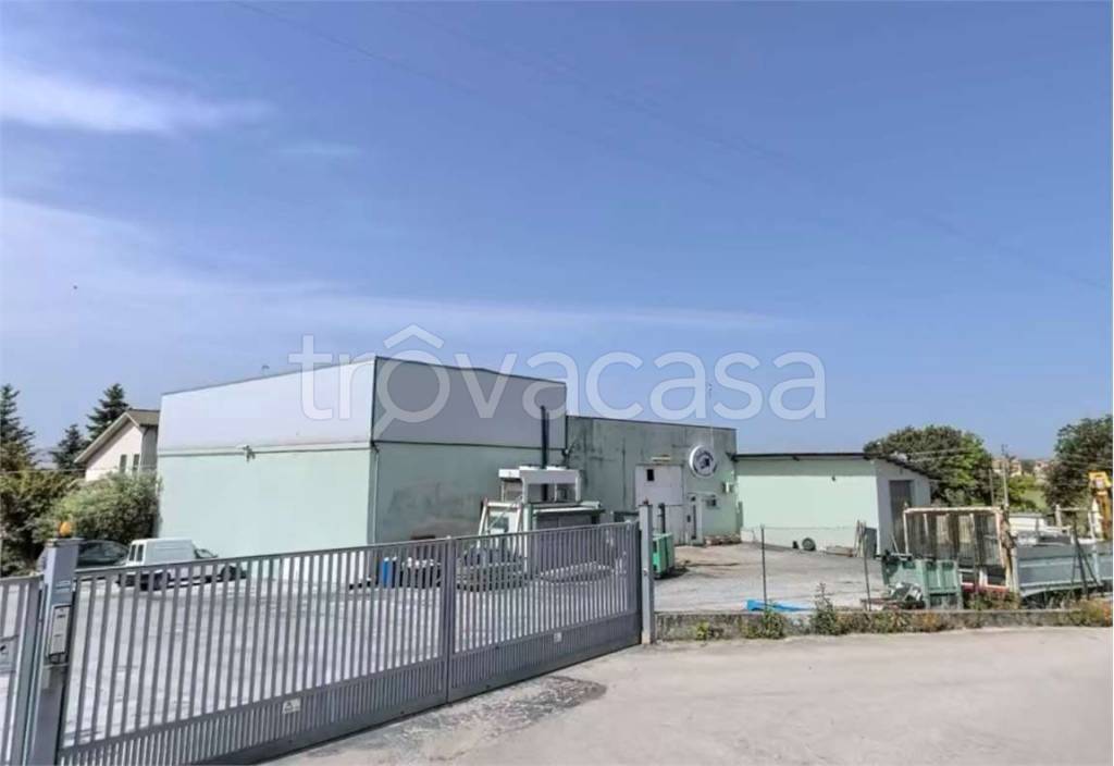 capannone in vendita a Civitanova Marche