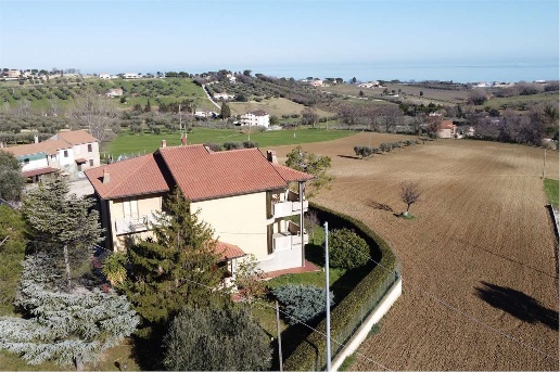 casa indipendente in vendita a Civitanova Marche