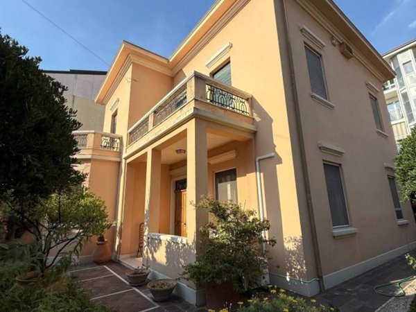casa indipendente in vendita a Civitanova Marche