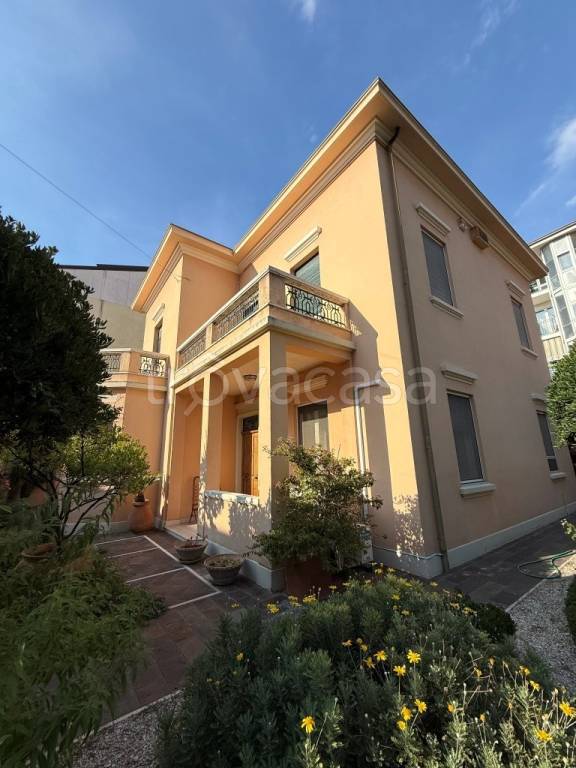 casa indipendente in vendita a Civitanova Marche