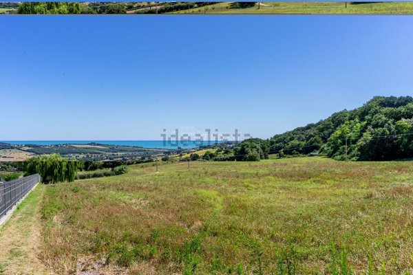 terreno edificabile in vendita a Civitanova Marche