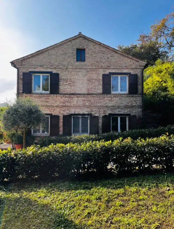 casa indipendente in vendita a Civitanova Marche