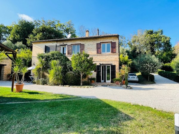 casale in vendita a Civitanova Marche