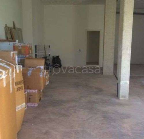 locale commerciale in vendita a Civitanova Marche in zona Santa Maria Apparente