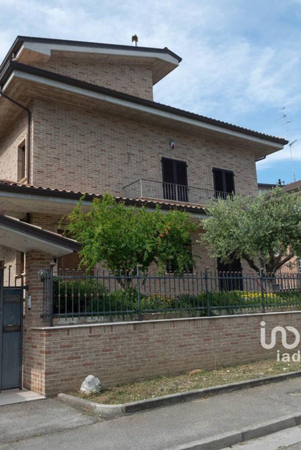 casa indipendente in vendita a Civitanova Marche in zona Porto Civitanova