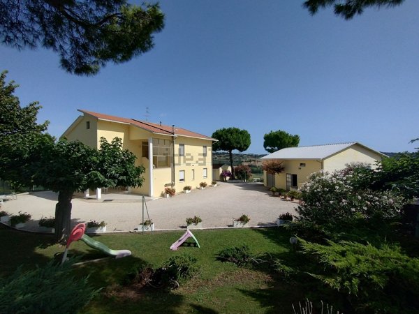 casa indipendente in vendita a Civitanova Marche