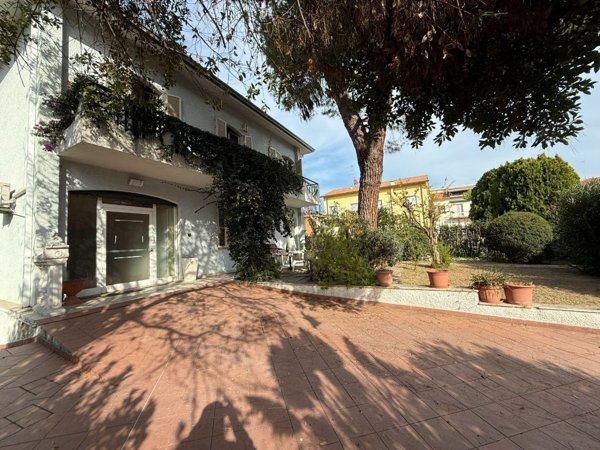 casa indipendente in vendita a Civitanova Marche