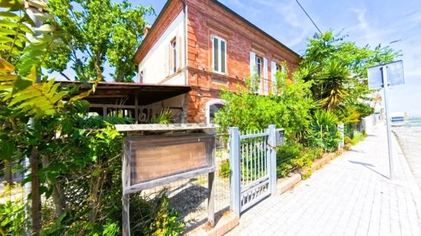 casa indipendente in vendita a Civitanova Marche