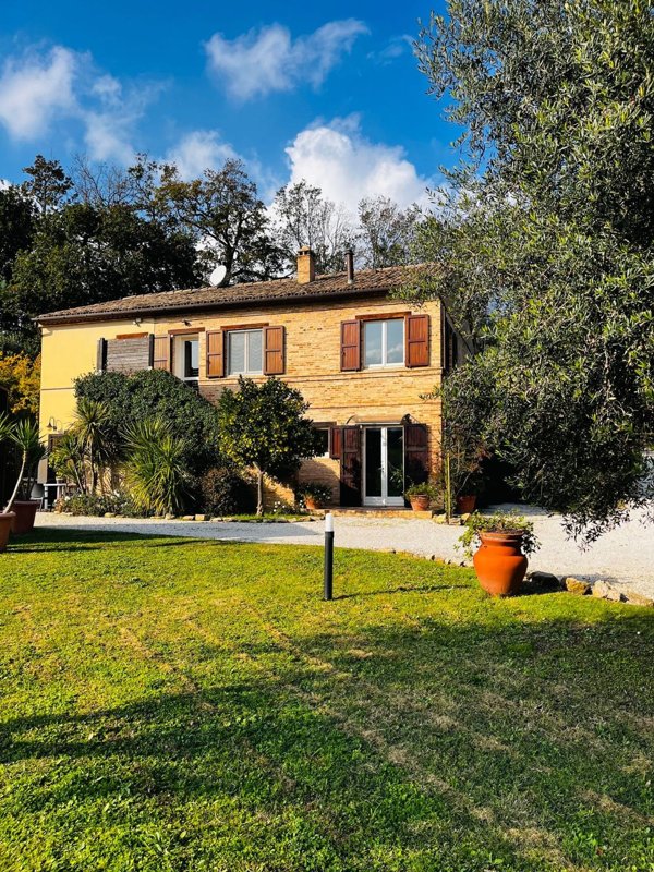 casa indipendente in vendita a Civitanova Marche