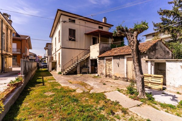 casa indipendente in vendita a Civitanova Marche