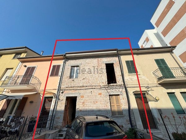 pentavano in vendita a Civitanova Marche