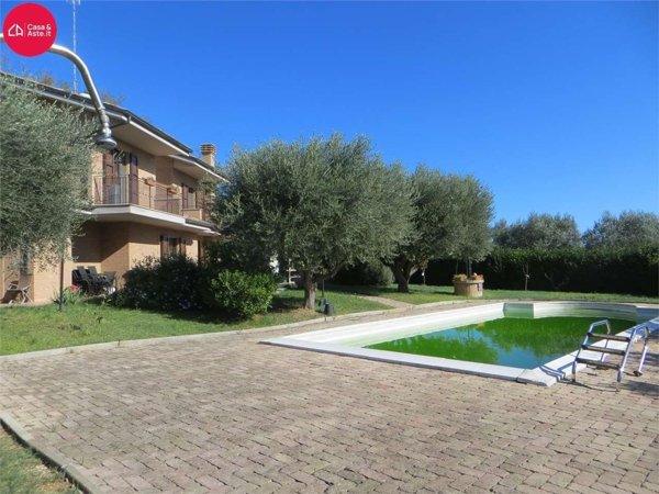 casa indipendente in vendita a Civitanova Marche