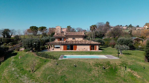 casa indipendente in vendita a Civitanova Marche