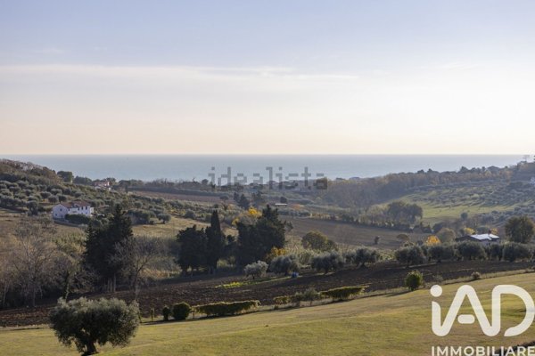 casa indipendente in vendita a Civitanova Marche