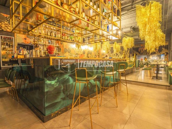 negozio in vendita a Civitanova Marche in zona Santa Maria Apparente