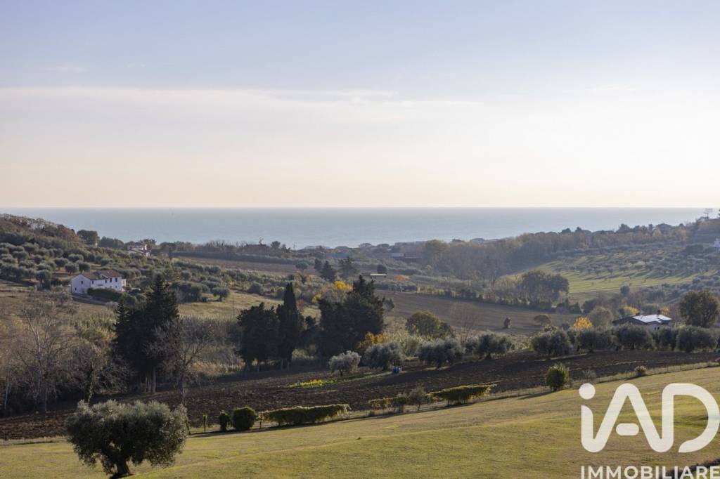 casa indipendente in vendita a Civitanova Marche