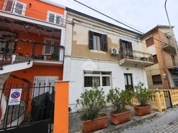 casa indipendente in vendita a Civitanova Marche in zona Fontespina