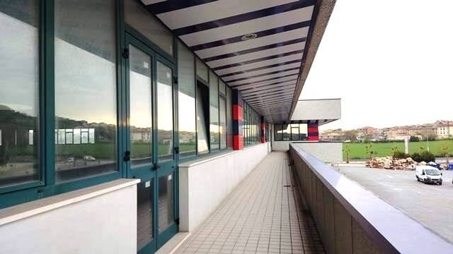 locale commerciale in vendita a Civitanova Marche