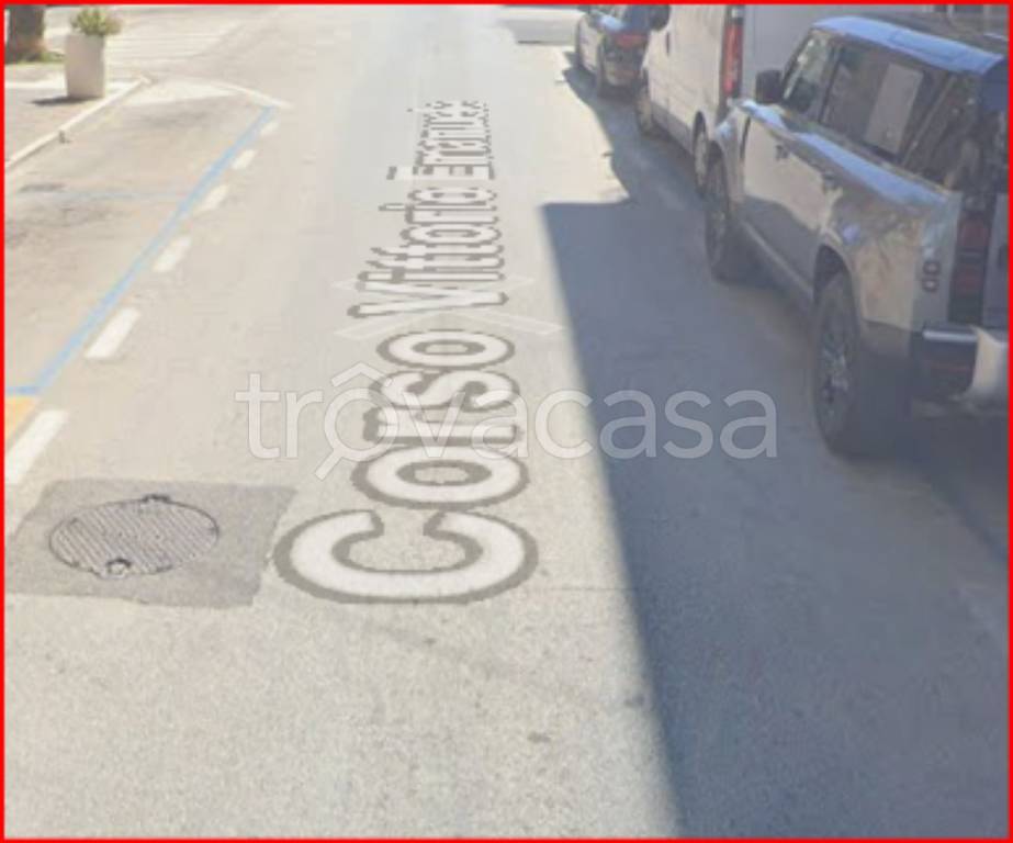 locale commerciale in vendita a Civitanova Marche