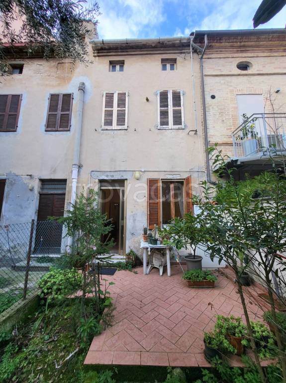 casa indipendente in vendita a Civitanova Marche