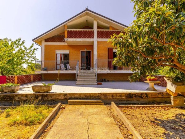 casa indipendente in vendita a Civitanova Marche in zona Santa Maria Apparente