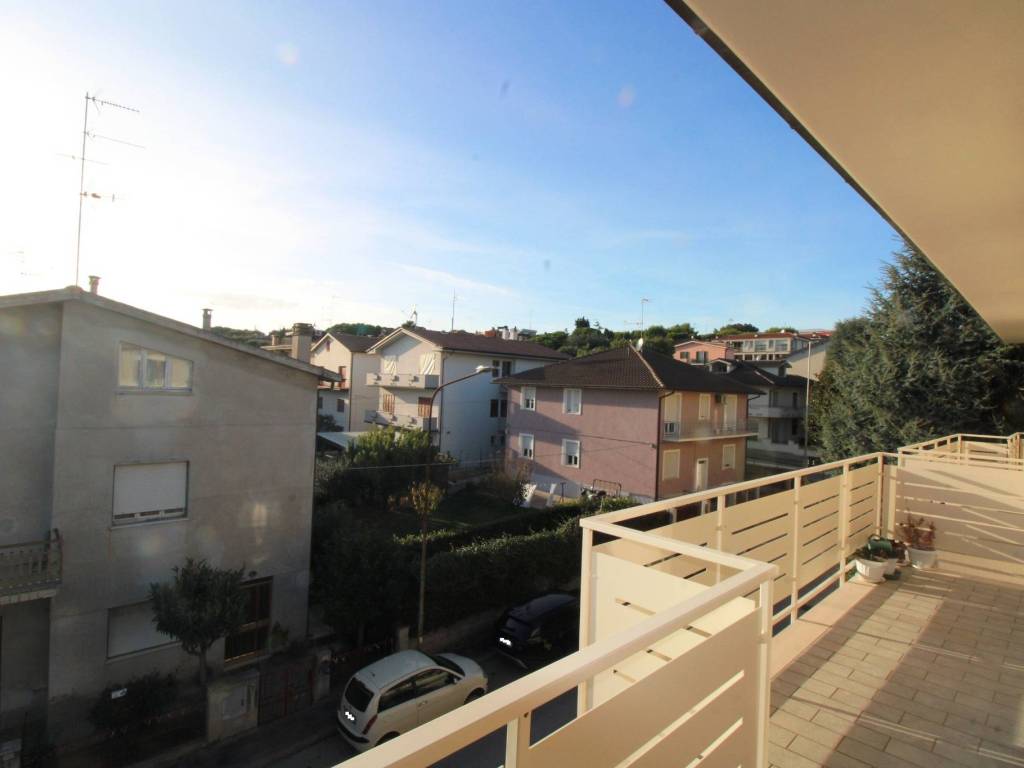 appartamento in vendita a Civitanova Marche in zona San Marone