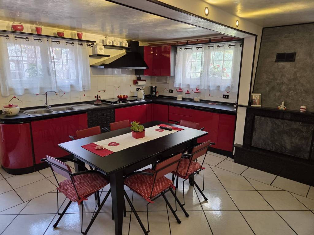 casa indipendente in vendita a Civitanova Marche in zona Fontespina