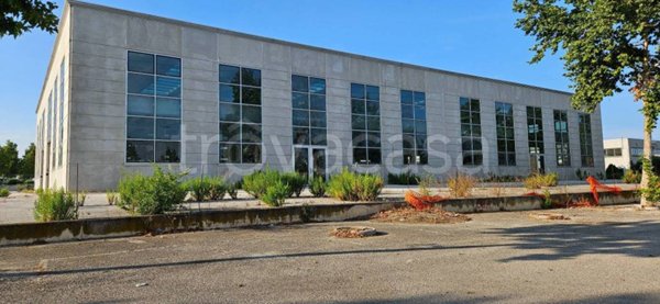 capannone in vendita a Civitanova Marche